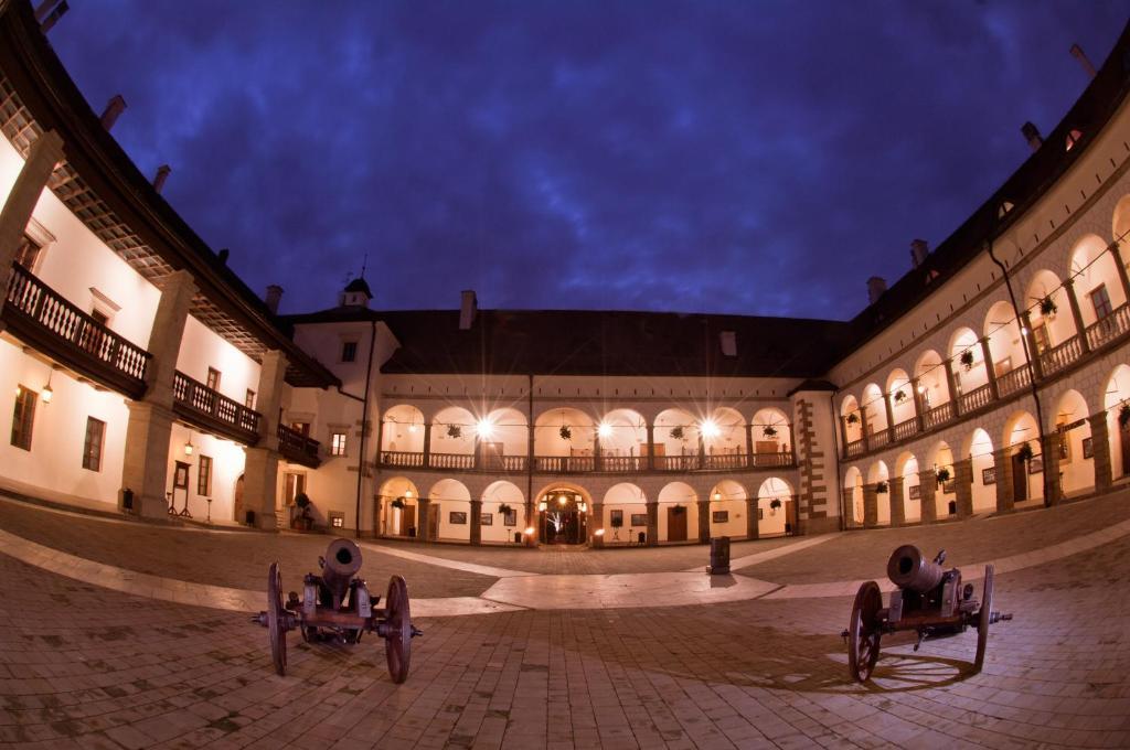 Zamek Krolewski W Niepolomicach Niepołomice Exterior foto